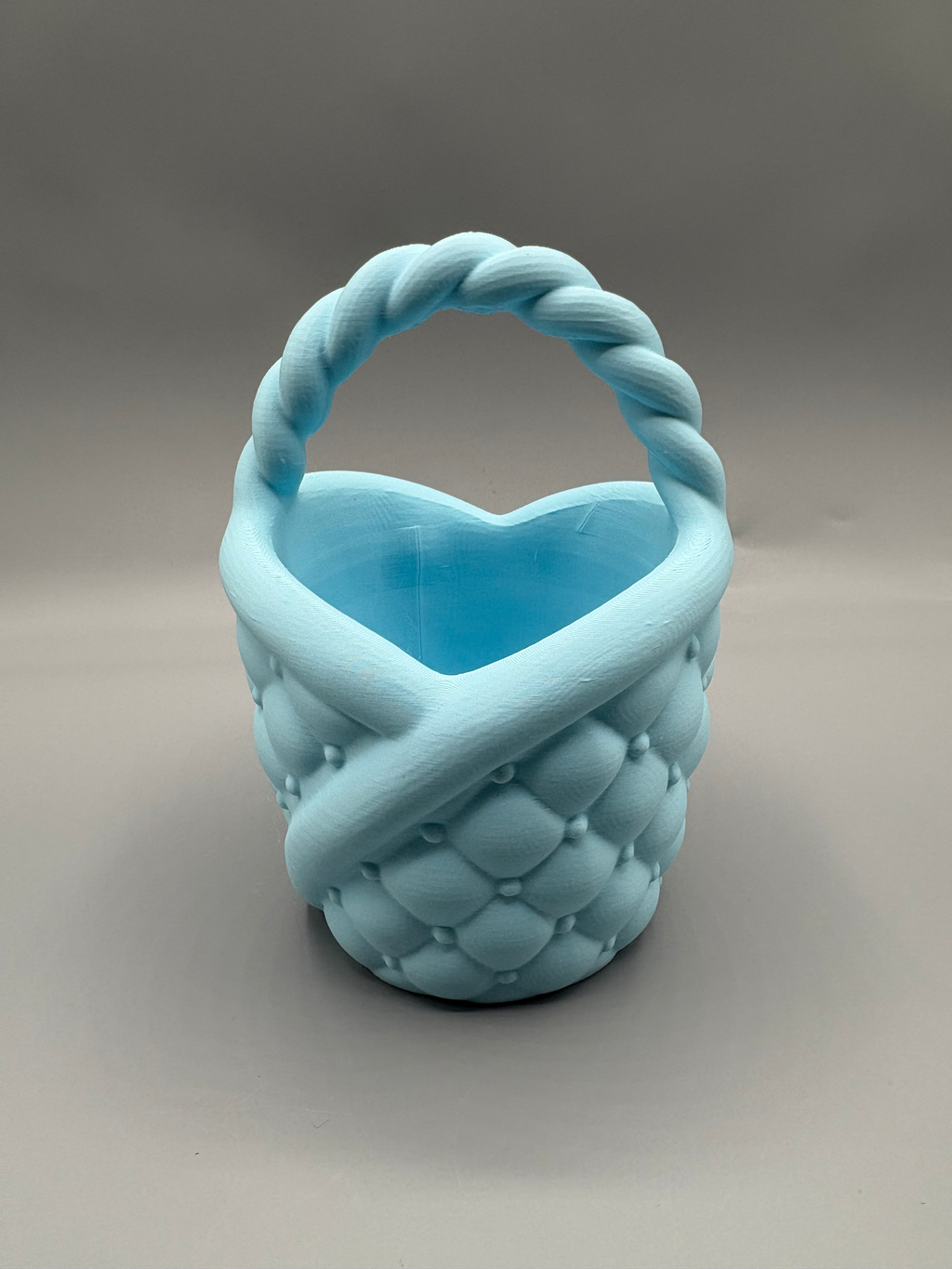 Puffy Quilted Brush Holder with Handle — example colour. Includes: One finished printed item; display accessories excluded. Approximate dimensions (Width × Depth × Height): 1 supplied: 125.5 × 125 × 177.8 mm.