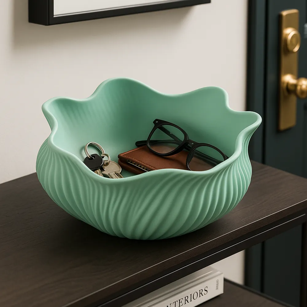 Wavy Rim Shell-Inspired Catchall Bowl — example colour. Includes: One finished item supplied; display accessories are excluded. Approximate dimensions (Width × Depth × Height): 1 supplied: 137.6 × 134.6 × 66.8 mm.