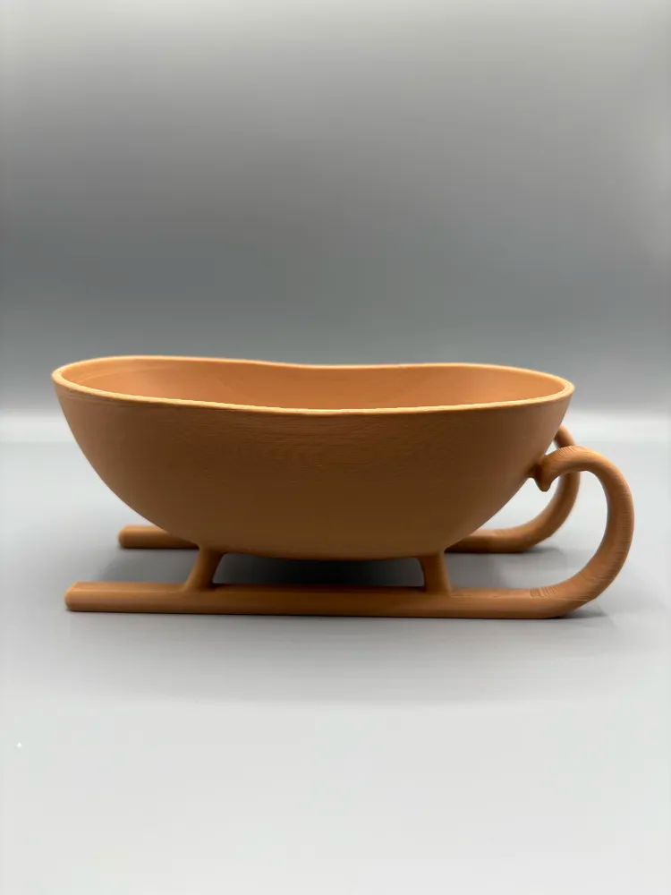 Sleigh-Shaped Holiday Display Bowl — example colour. Includes: One finished item supplied; display accessories are excluded. Approximate dimensions (Width × Depth × Height): 1 supplied: 184 × 95.9 × 74.7 mm.