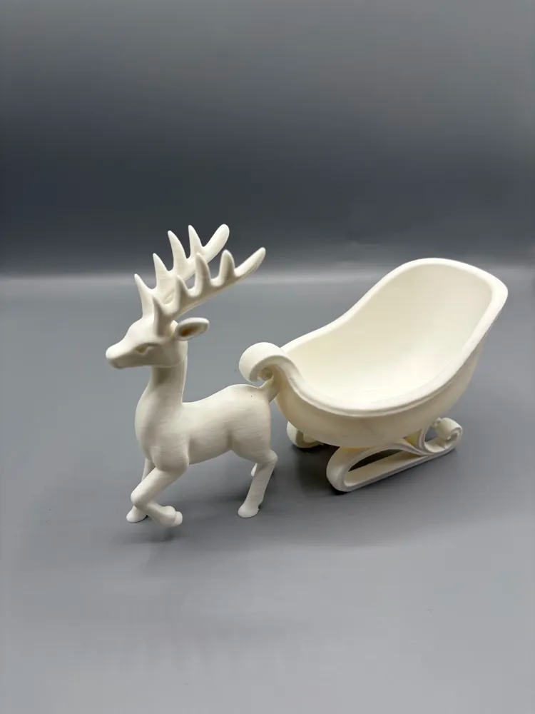 Reindeer & Sleigh Holiday Catchall — example colour. Includes: One finished item supplied; display accessories are excluded. Approximate dimensions (Width × Depth × Height): 1 supplied: 181.3 × 75.1 × 124.9 mm.