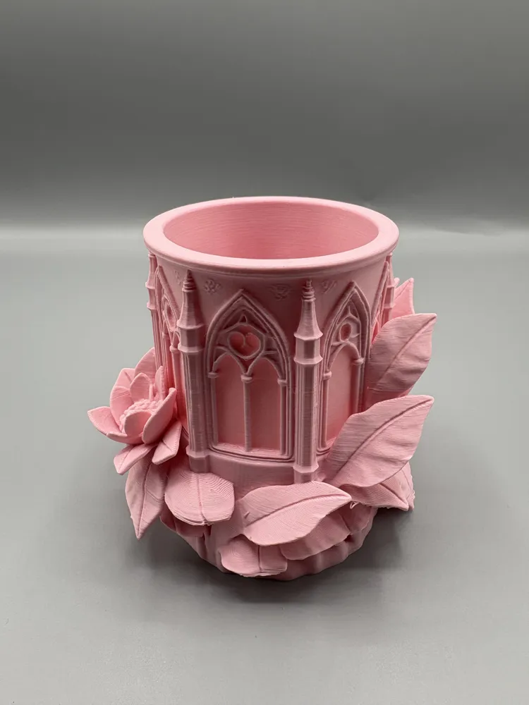 Gothic Lotus Pen & Brush Holder — example colour. Includes: One finished item supplied; display accessories are excluded. Approximate dimensions (Width × Depth × Height): 1 supplied: 108 × 107.9 × 101.6 mm.