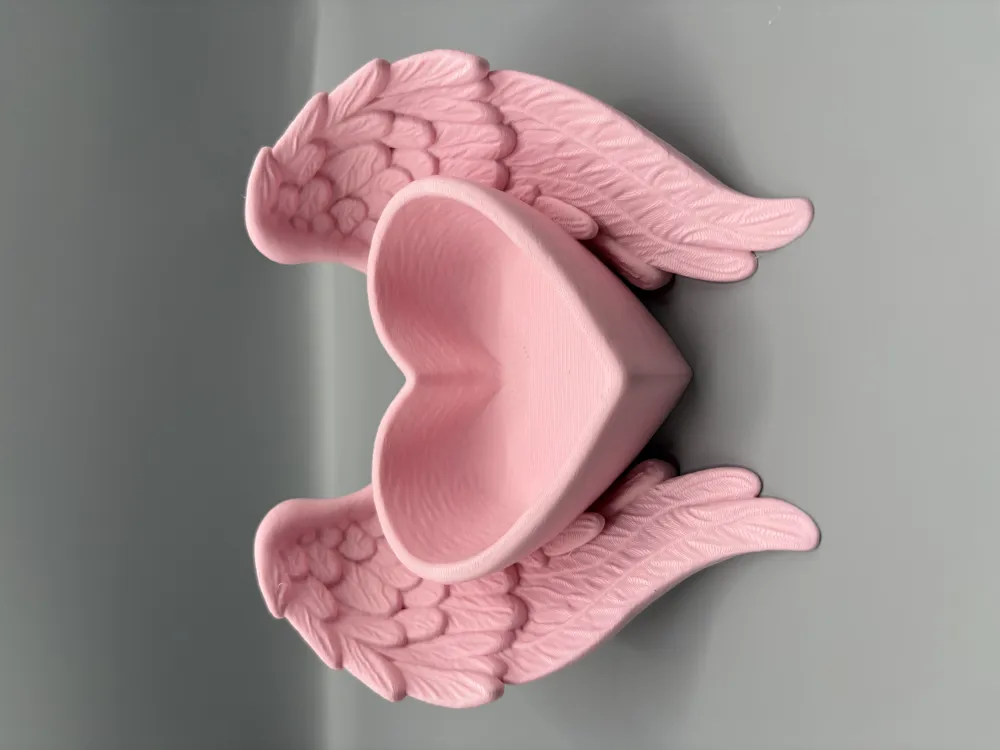 Angel Wing Heart Jewellery Tray — example colour. Includes: One finished item supplied; display accessories are excluded. Approximate dimensions (Width × Depth × Height): 1 supplied: 182 × 146.2 × 97.8 mm.