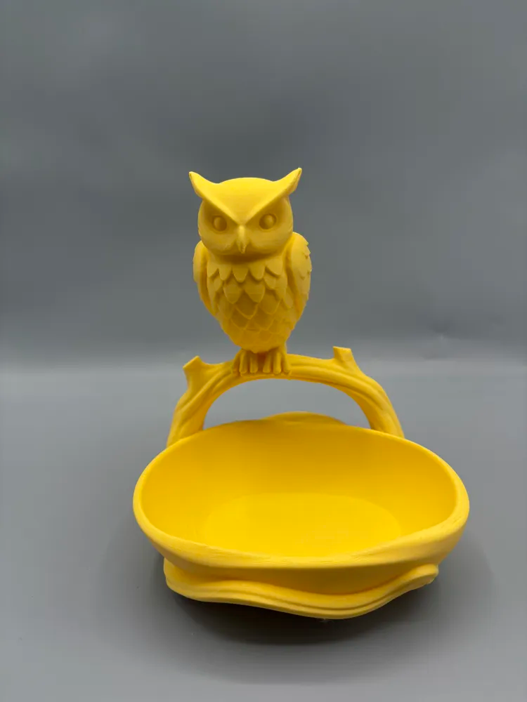 Branch-Perched Owl Entryway Bowl — example colour. Includes: One finished item supplied; display accessories are excluded. Approximate dimensions (Width × Depth × Height): 1 supplied: 153.7 × 153.6 × 177.8 mm.