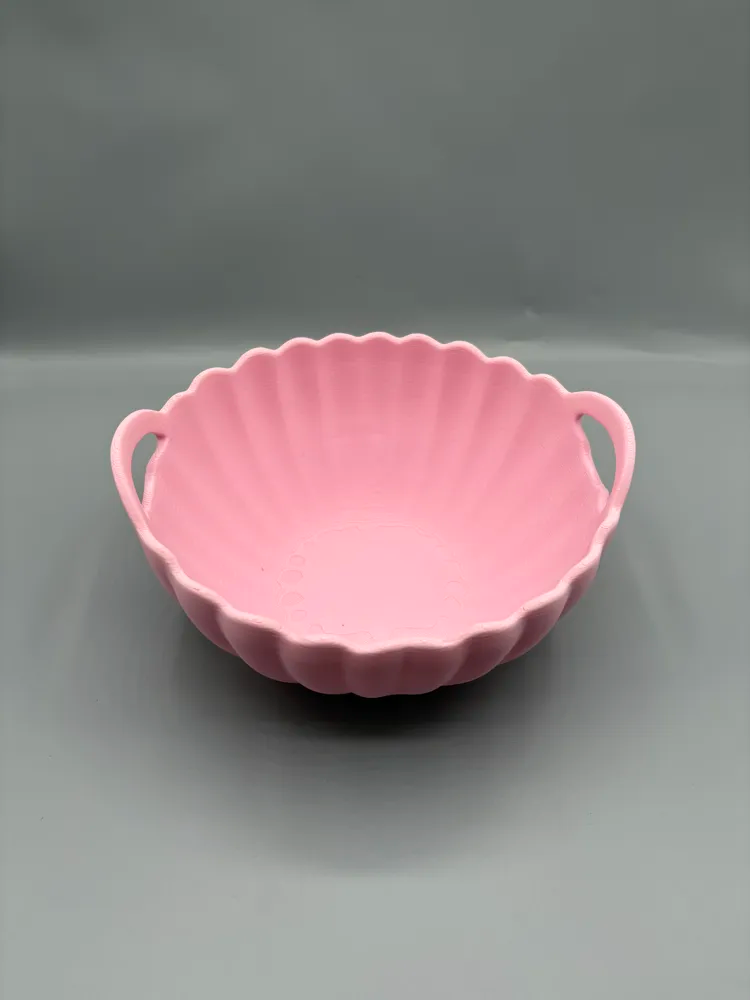 Wavy Scalloped Bowl with Handles — example colour. Includes: One finished item supplied; display accessories are excluded. Approximate dimensions (Width × Depth × Height): 1 supplied: 198.3 × 178 × 97.1 mm.