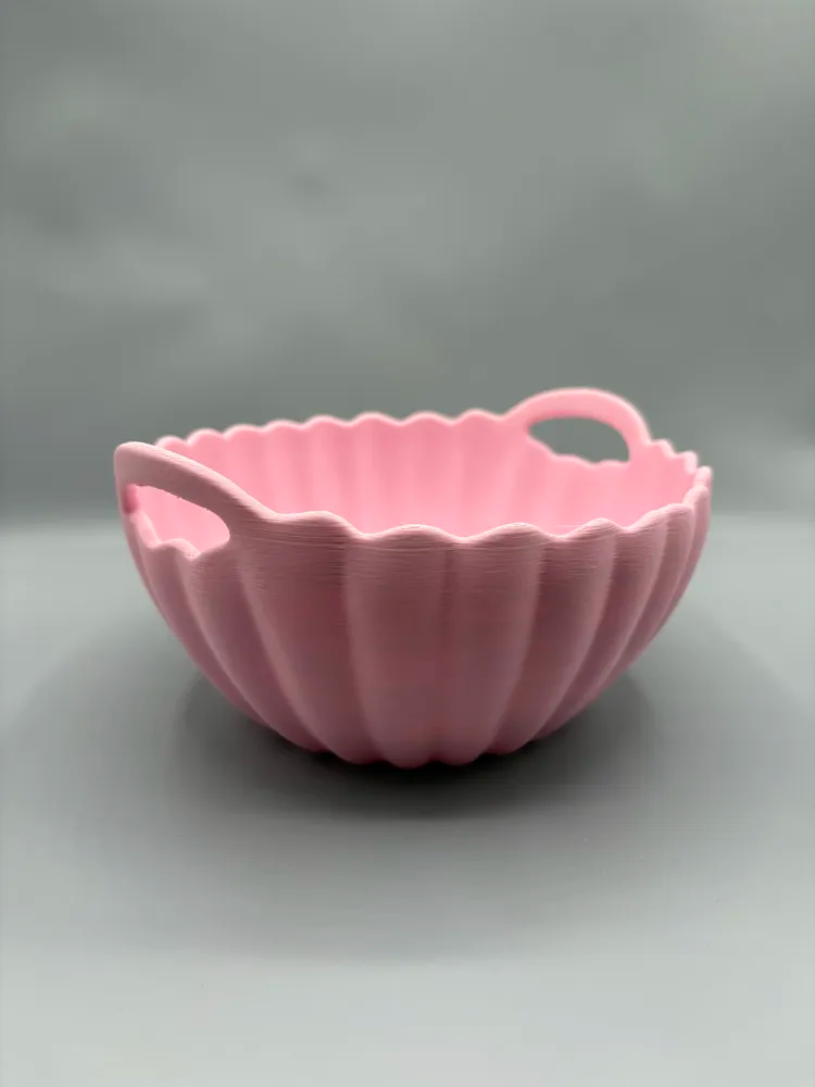 Wavy Scalloped Bowl with Handles — example colour. Includes: One finished item supplied; display accessories are excluded. Approximate dimensions (Width × Depth × Height): 1 supplied: 198.3 × 178 × 97.1 mm.
