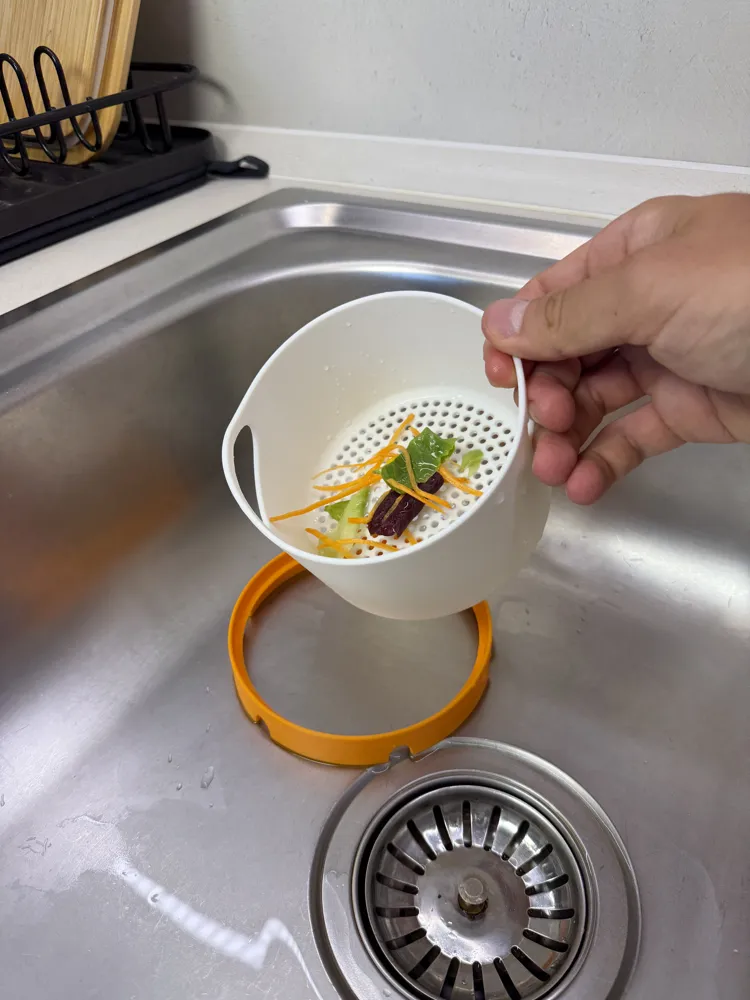 Sink Drain Strainer Basket — example colour. Includes: one sink drain strainer basket. Approximate dimensions (Width × Depth × Height): 1 supplied: 120 × 120 × 82 mm; 1 supplied: 126.4 × 125.8 × 20 mm.