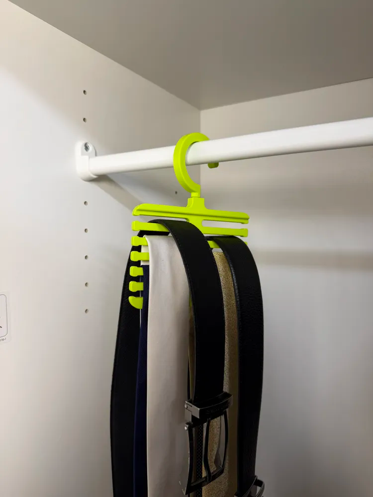 Tie / Belt Hanger — example colour. Includes: one tie / belt hanger. Approximate dimensions (Width × Depth × Height): 1 supplied: 123 × 10.8 × 164.2 mm.