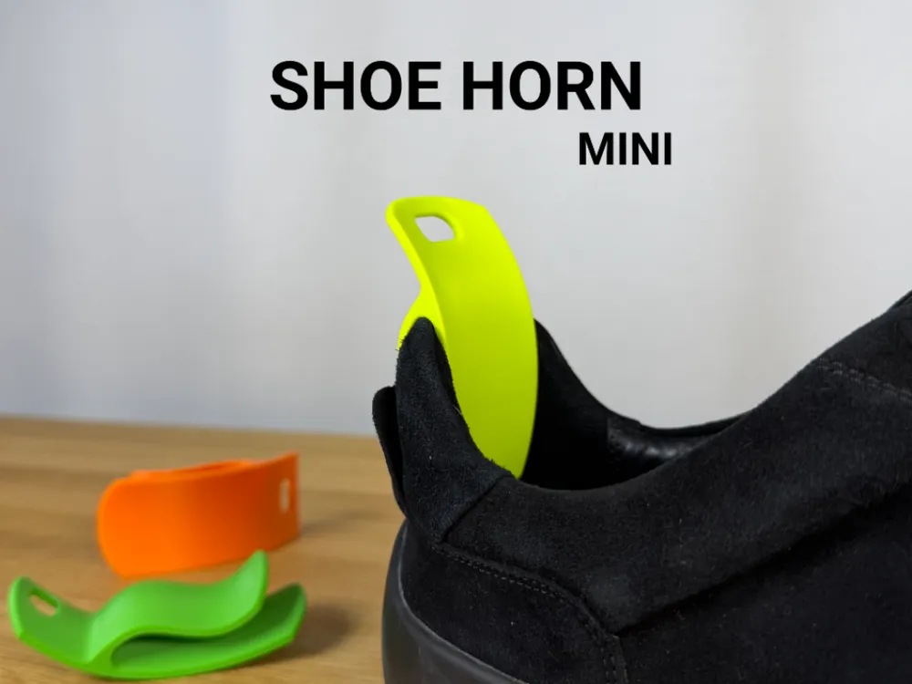 Shoe Horn — example colour. Includes: one shoe horn.