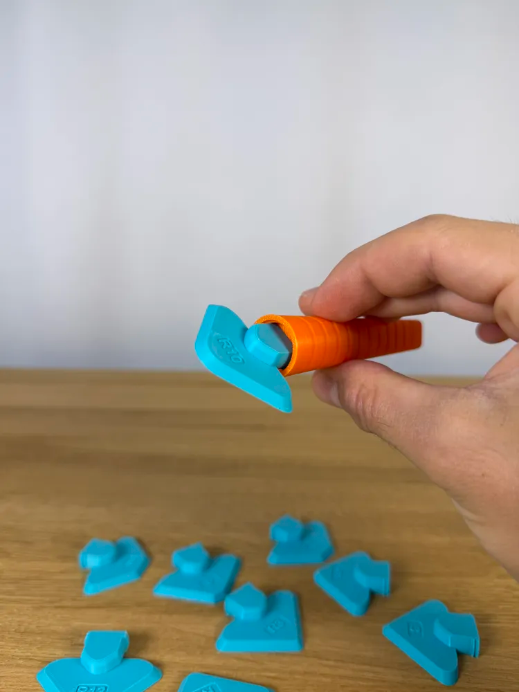 Silicone / Caulk Finishing Tool — example colour. Includes: one silicone / caulk finishing tool.