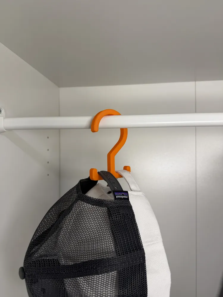 Cap Hanger Mini — example colour. Includes: One complete printed item in the selected configuration. Approximate dimensions (Width × Depth × Height): 1 supplied: 74 × 11 × 108.6 mm.