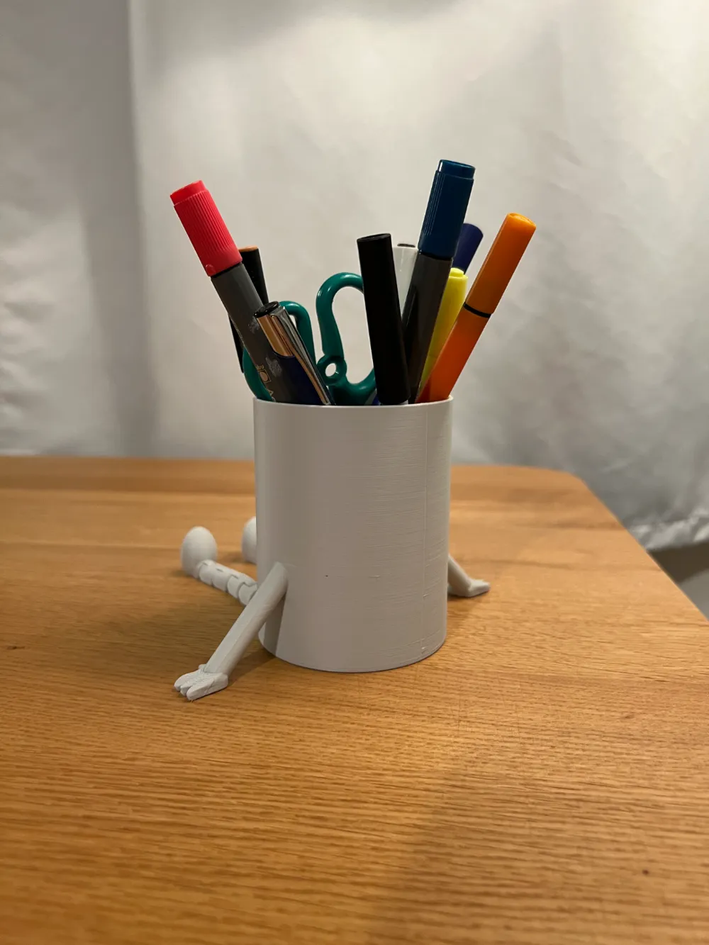 Articulated Pen Holder - Desk Organiser — example colour. Includes: one articulated pen holder - desk organiser. Approximate dimensions (W × D × H): • Articulated Pen Holder - Desk Organiser: 149.7 × 134.7 × 90 mm.