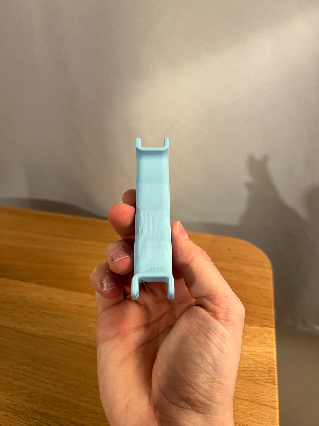 End view of the printed mini grocery bag handle